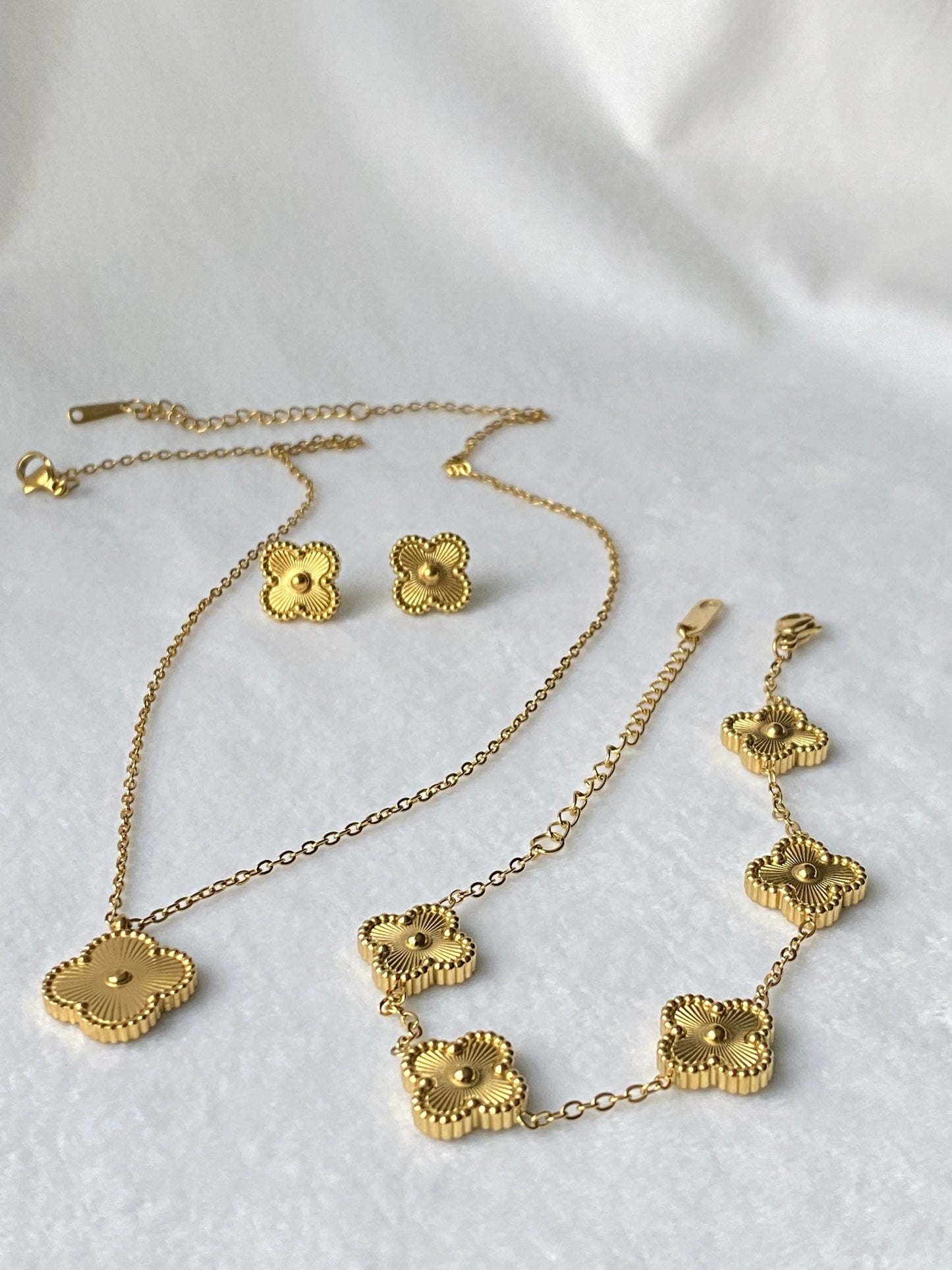 Gold Ubax Van Cleef Necklace - 18K Gold Plated