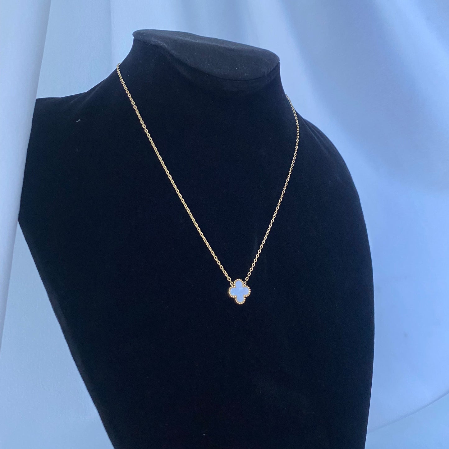 White Ubax Van Cleef Necklace - 18K Gold Plated