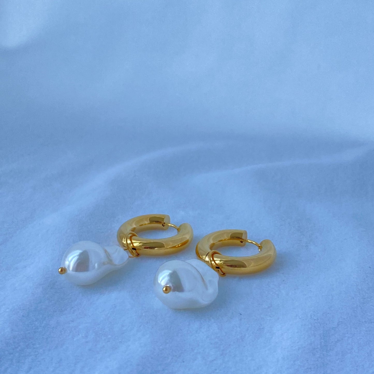 Simane Pearl Earrings- 18k Gold Plated