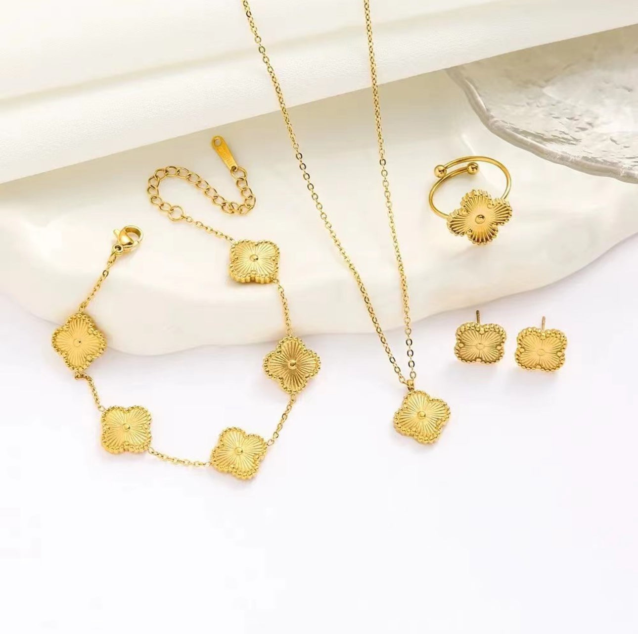 Gold Ubax Van Cleef Set - 18K Gold Plated