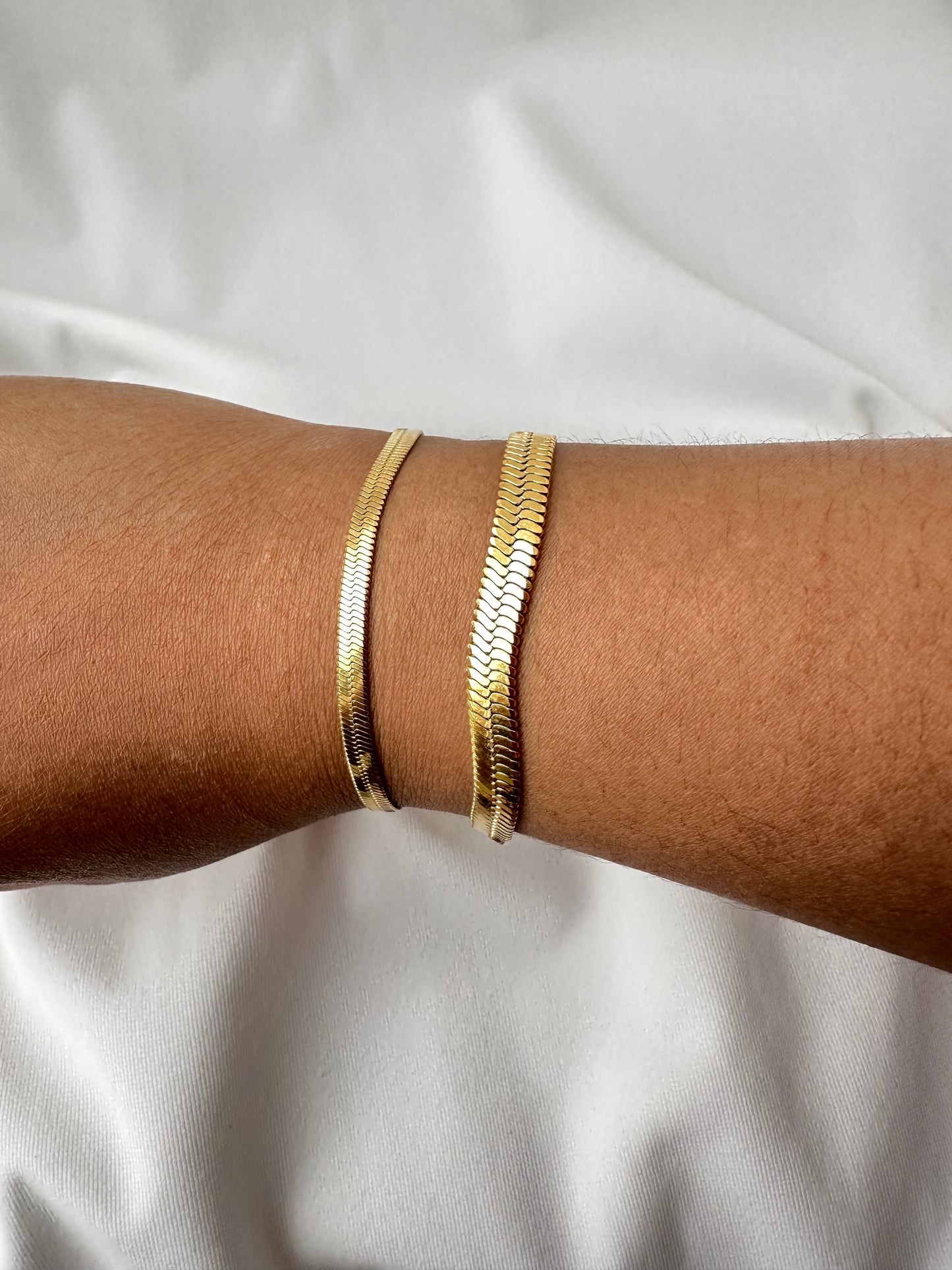 Ismahan Slim Herringbone Bracelet - 18k Gold Plated