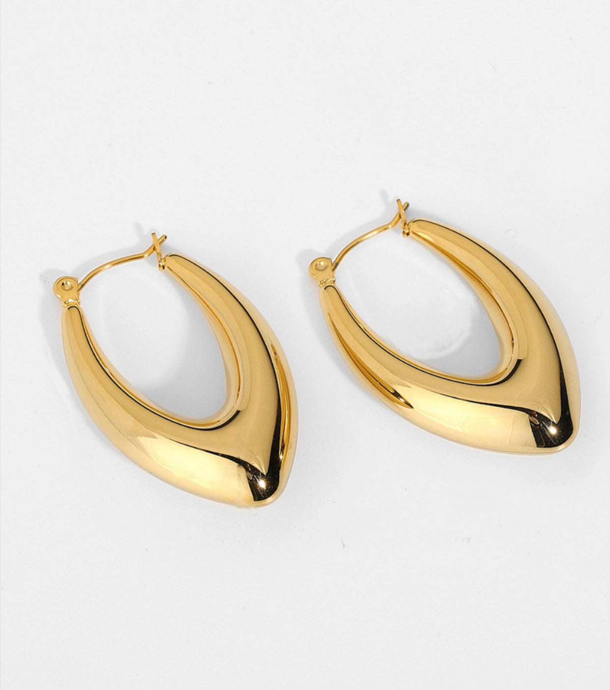 Amina Oval hoop earrings - 18k Gold Plated